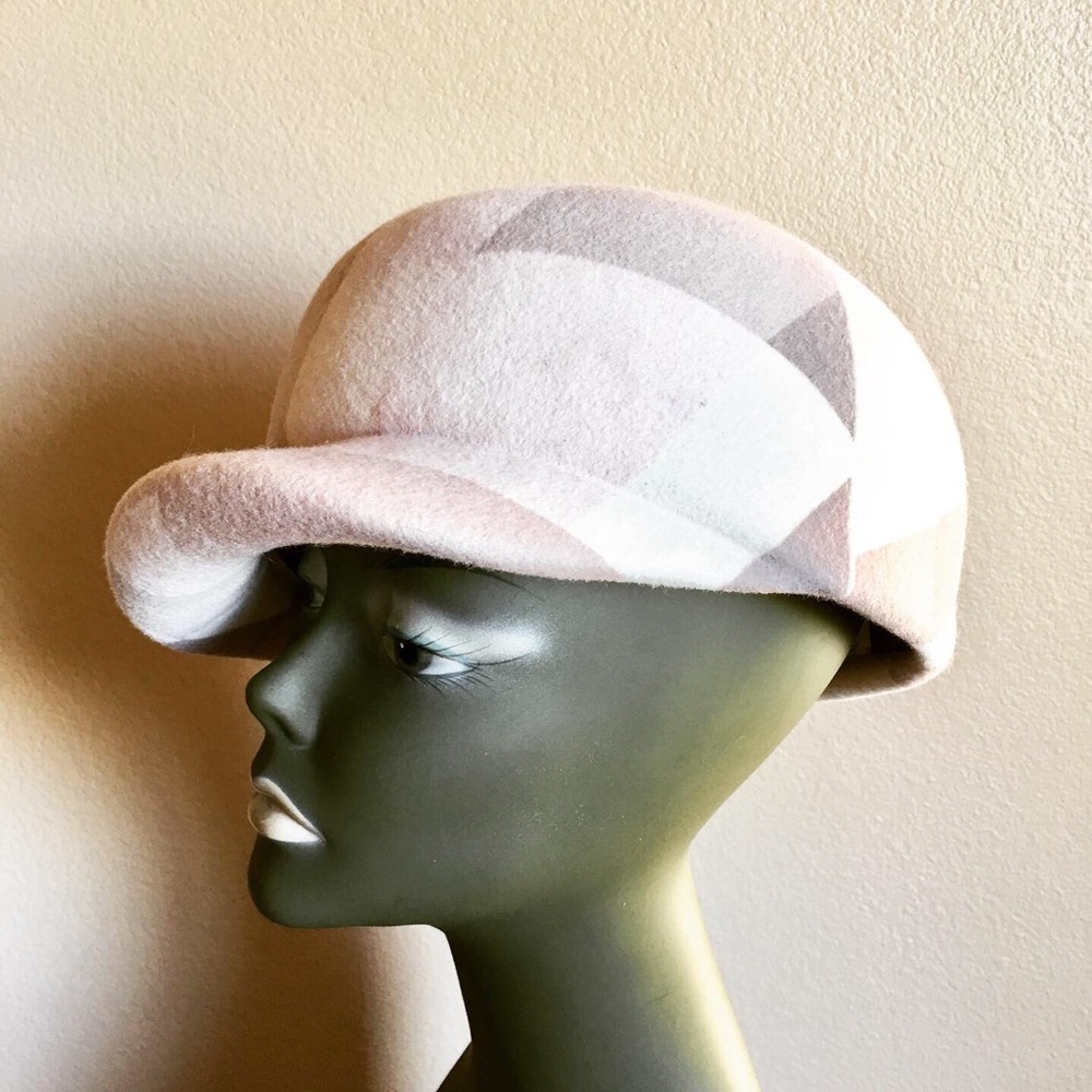Modern cap - Picture 6 of 6